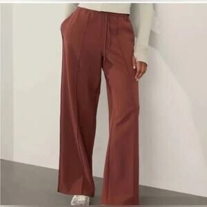 Athleta Endeavor Relaxed Pants Womens L Maroon Drawstring Waist Zip Pockets
